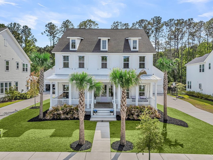 Welcome to 3651 Goodwater Street, a refined southern retreat in - Beach Home for sale in Mount Pleasant, South Carolina on Beachhouse.com