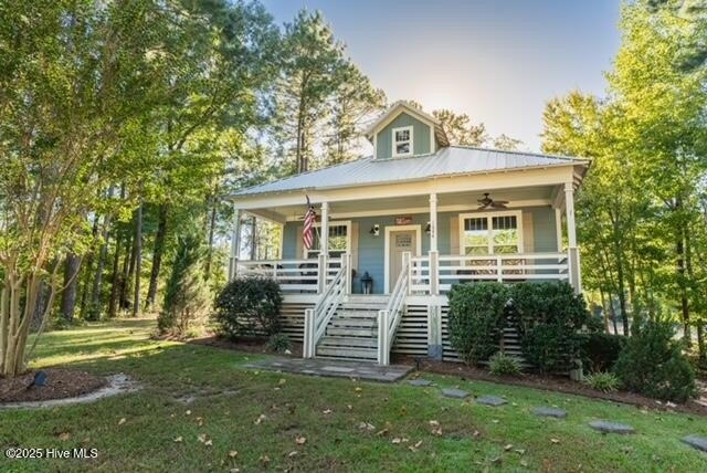 Nestled at the end of the cul de sac, this creek cottage will - Beach Home for sale in Minnesott Beach, North Carolina on Beachhouse.com