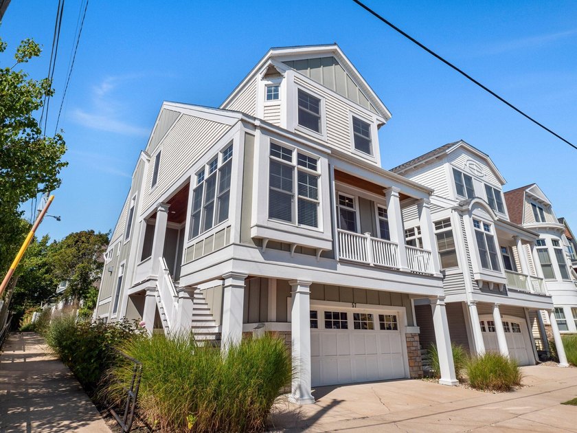 Not all coastal beach homes are created equal. This one lives - Beach Home for sale in South Haven, Michigan on Beachhouse.com