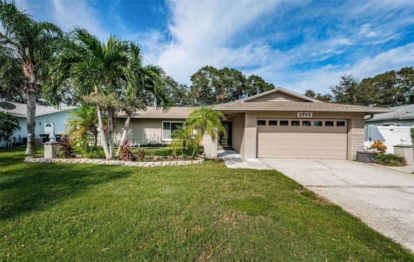 If you want a GREAT LOCATION and a SOLID HOME that came through - Beach Home for sale in Clearwater, Florida on Beachhouse.com