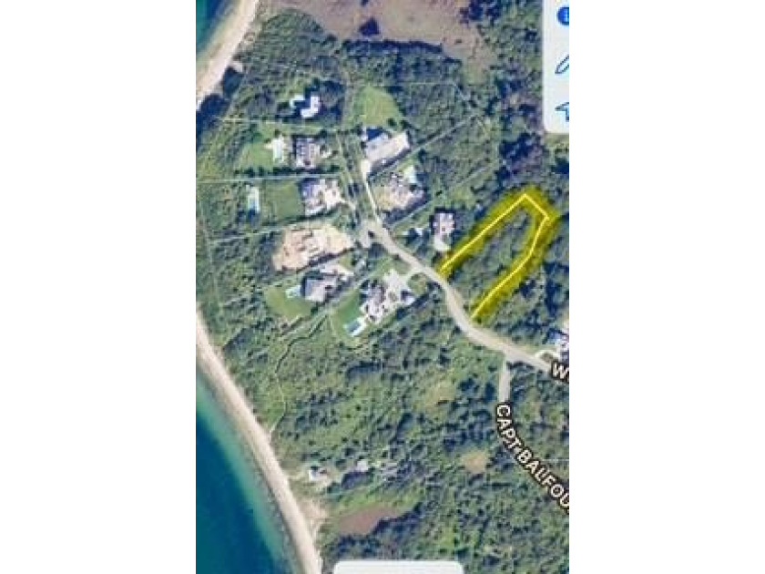 A rare opportunity to acquire prime land in a highly - Beach Lot for sale in Montauk, New York on Beachhouse.com