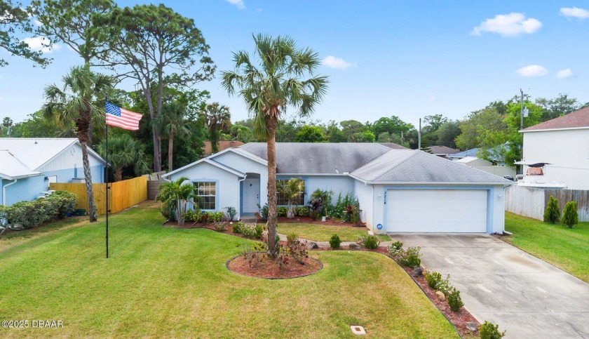 MOTIVATED SELLER IS PUTTING ON A BRAND NEW ROOF PRIOR TO - Beach Home for sale in Edgewater, Florida on Beachhouse.com