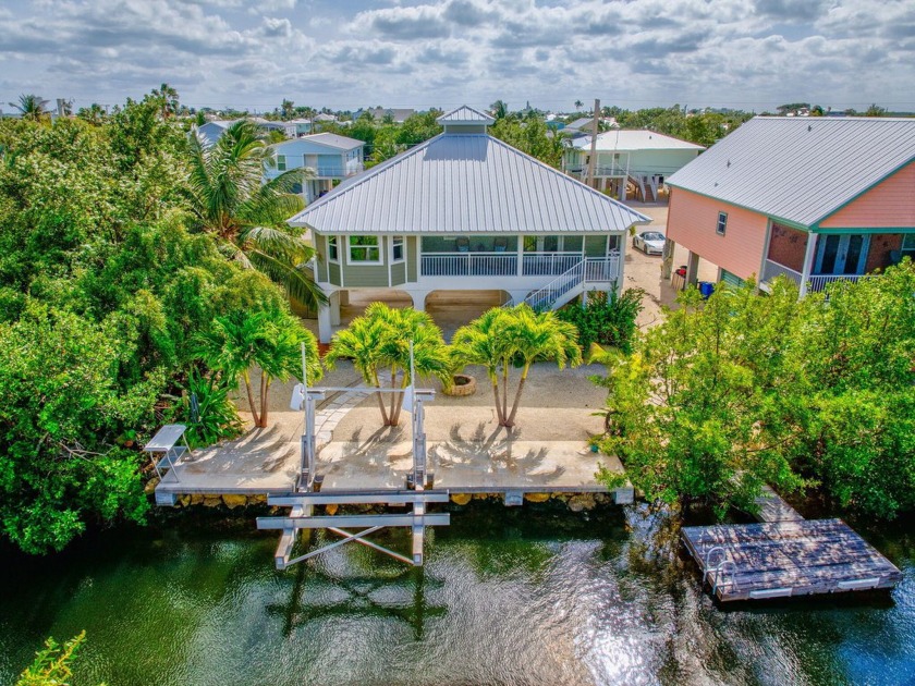 Welcome to your dream home in the exclusive oceanside - Beach Home for sale in Ramrod Key, Florida on Beachhouse.com