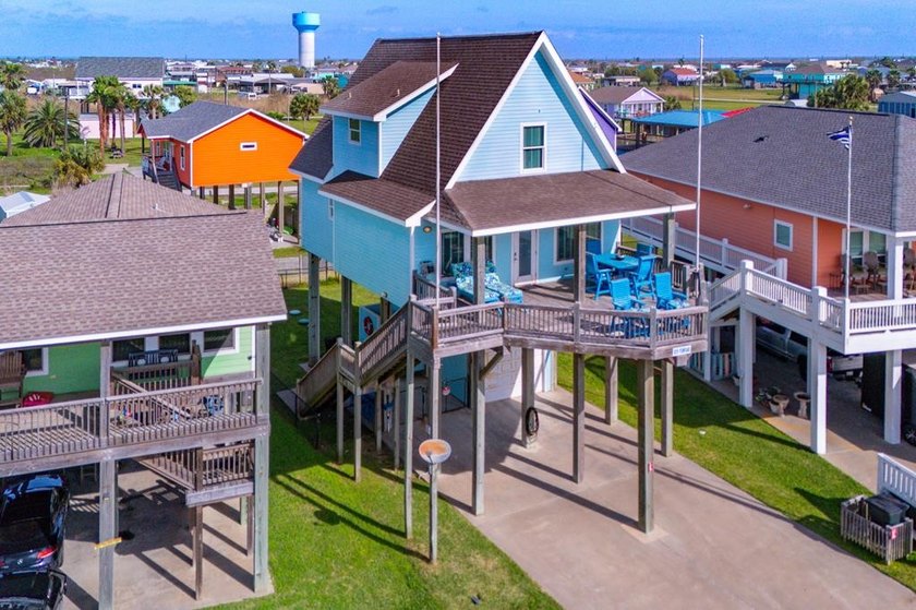 Enjoy the best of beach living in this 1600 sq ft two story - Beach Home for sale in Crystal Beach, Texas on Beachhouse.com