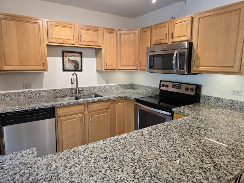 SPACIOUS OPEN FLOOR PLAN. UPDATED KITCHEN. TILED THROUGH OUT - Beach Townhome/Townhouse for sale in Delray Beach, Florida on Beachhouse.com