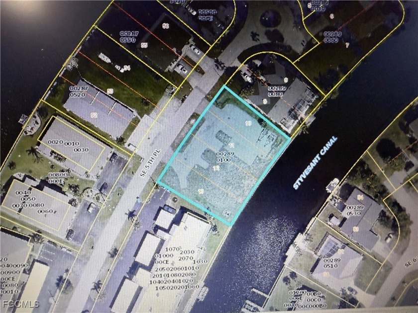 Vacant Gulf Access 4 Lot Site with seawall , A building design - Beach Lot for sale in Cape Coral, Florida on Beachhouse.com