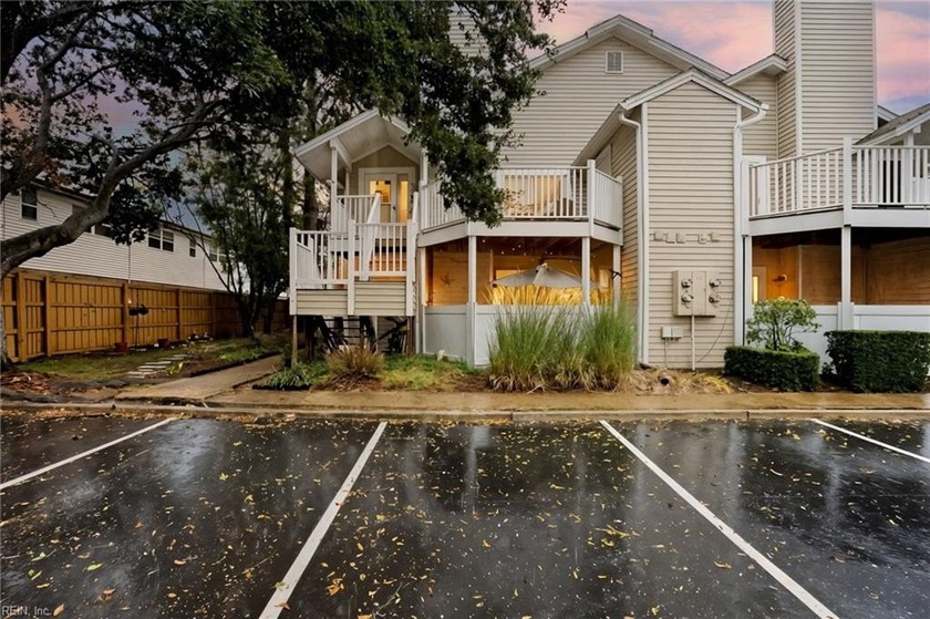 Beautifully maintained 2-bedroom, 1-bath first-floor condo in - Beach Condo for sale in Virginia Beach, Virginia on Beachhouse.com