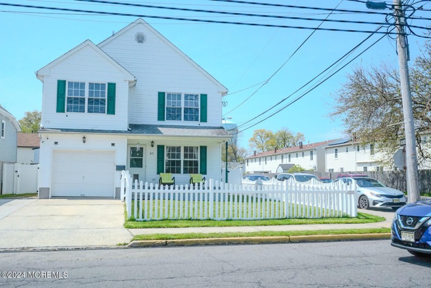 This delightful three-bedroom, two and one half-bathroom shore - Beach Home for sale in Keansburg, New Jersey on Beachhouse.com