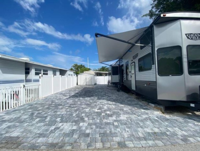 Owner Entertaining Offers with Possible Financing Available!This - Beach Home for sale in Key Largo, Florida on Beachhouse.com