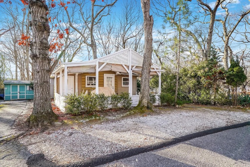 This cozy 3 Bedroom, 2 Bathroom Seasonal Only cottage, is tucked - Beach Home for sale in Baiting Hollow, New York on Beachhouse.com