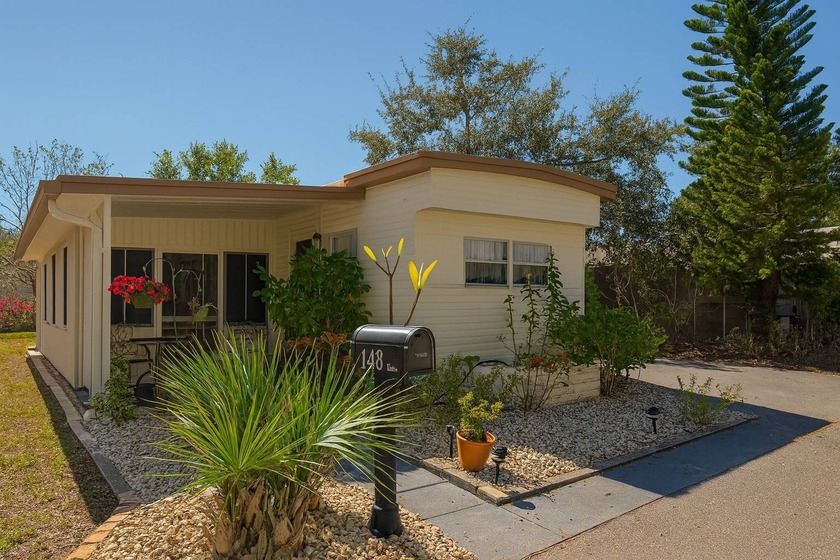 Welcome to Tarpon Lakeview Mobile Home Park, a highly desirable - Beach Home for sale in Palm Harbor, Florida on Beachhouse.com