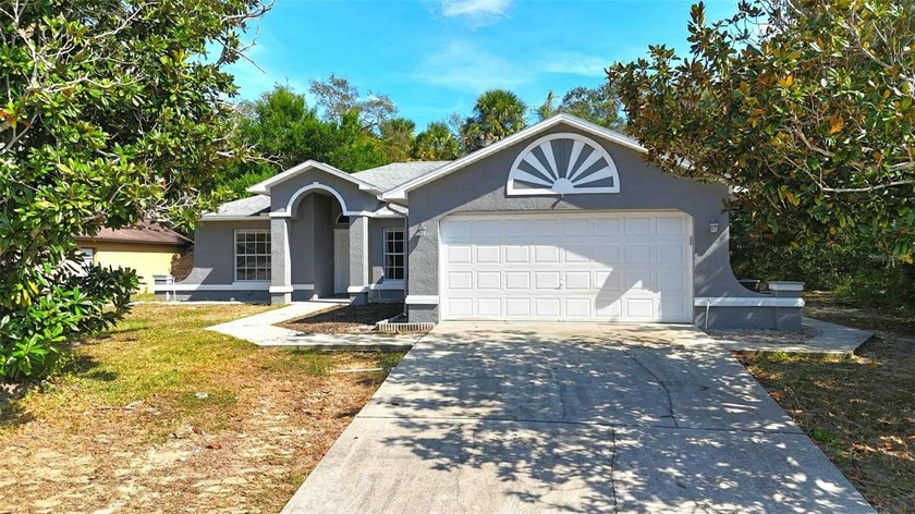 Back on the market **BUYER'S FINANCING FELL THROUGH** Take a - Beach Home for sale in Spring Hill, Florida on Beachhouse.com