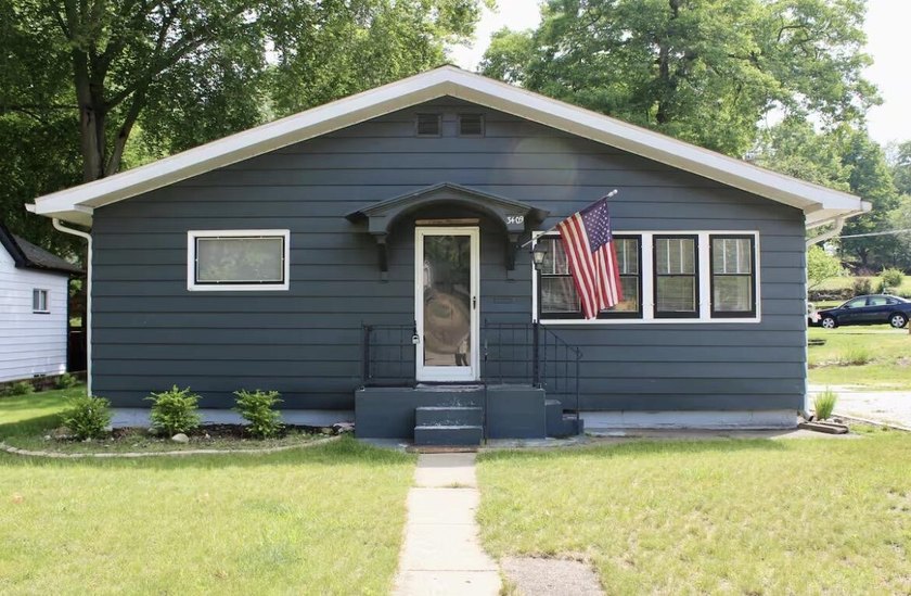 Rare opportunity to own a Bluffton neighborhood home! This Cute - Beach Home for sale in Muskegon, Michigan on Beachhouse.com