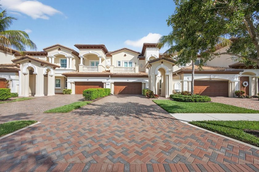 Welcome to an exceptional opportunity to own a beautifully - Beach Condo for sale in Jupiter, Florida on Beachhouse.com