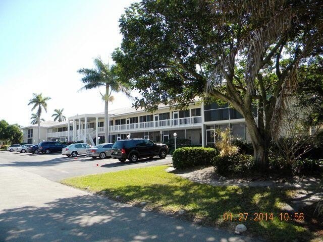 Great unit walking distance to Marina. Spacious unit, enclosed - Beach Condo for sale in Lighthouse Point, Florida on Beachhouse.com