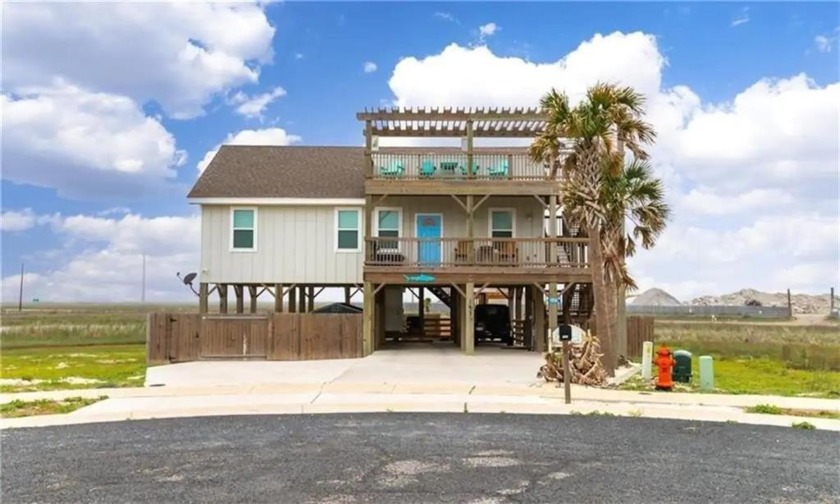 Looking for a BEACH HOUSE??  NO HOA and Zoned for Short-Term - Beach Home for sale in Port Aransas, Texas on Beachhouse.com
