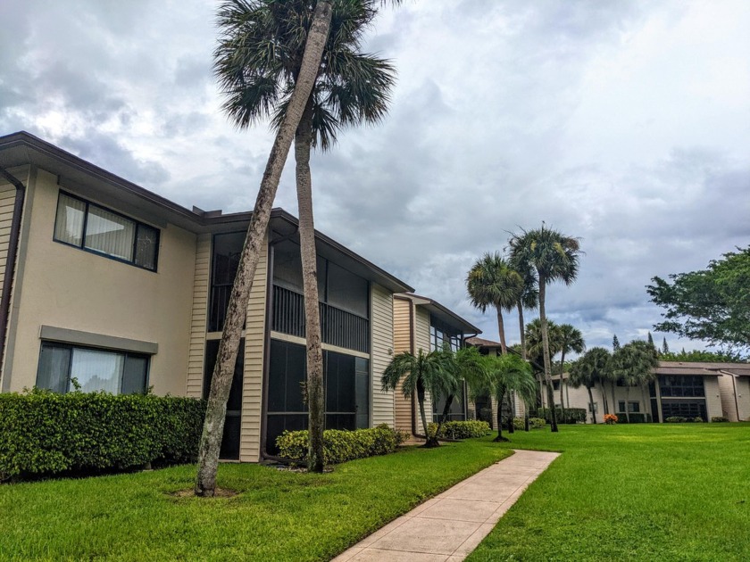 Delray Gated 2 bedroom condo with Beautiful Lake Views. Walk to - Beach Condo for sale in Delray Beach, Florida on Beachhouse.com