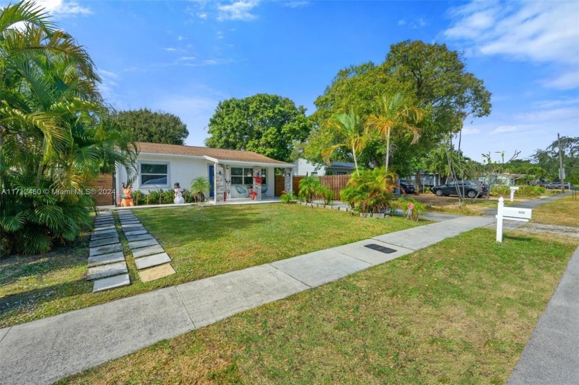 Welcoming and Charming house, completely remodeled, sitting on - Beach Home for sale in Fort Lauderdale, Florida on Beachhouse.com