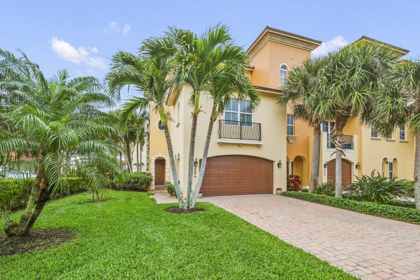 Motivated Seller!! Beach Berry Model Home with tons of upgrades - Beach Townhome/Townhouse for sale in Jensen Beach, Florida on Beachhouse.com