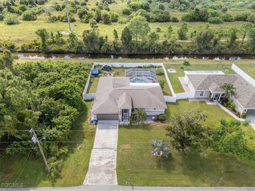 Welcome to 1021 Alvin Avenue, Lehigh Acres, FL 33971. This - Beach Home for sale in Lehigh Acres, Florida on Beachhouse.com