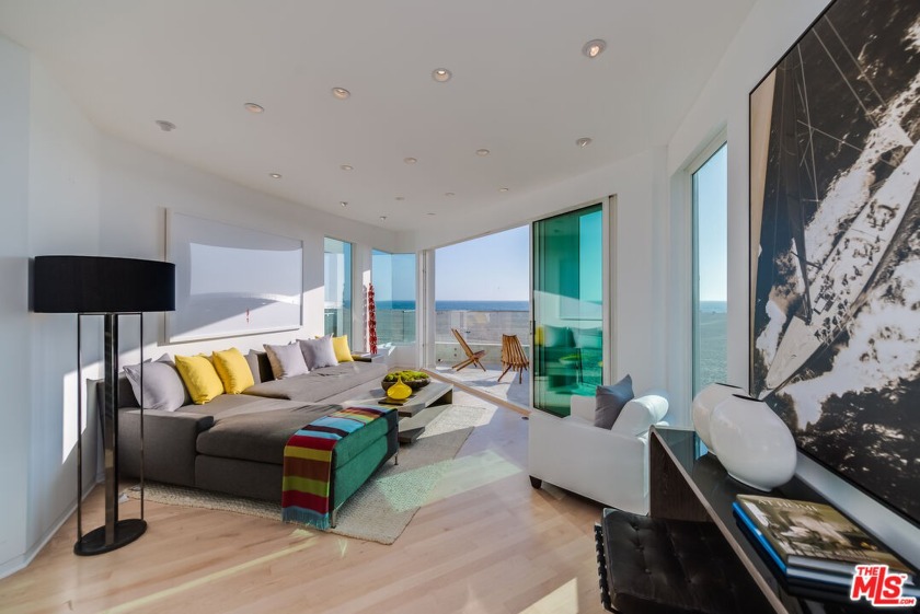 One-of-a-kind beachfront home, with sweeping views and endless - Beach Home for sale in Santa Monica, California on Beachhouse.com