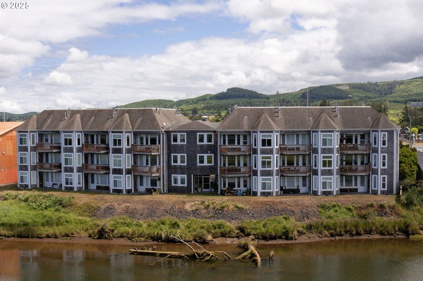 Welcome to your dream coastal retreat in the vibrant city of - Beach Condo for sale in Seaside, Oregon on Beachhouse.com