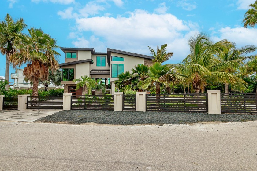 Welcome Home this is the  ''MasterPiece On Mutiny''. New - Beach Home for sale in Key Largo, Florida on Beachhouse.com