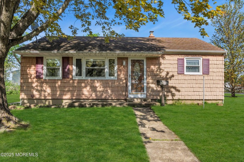 Charming Ranch on a corner lot, just minutes from Downtown Toms - Beach Home for sale in Toms River, New Jersey on Beachhouse.com