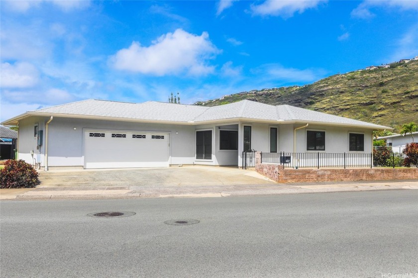 Rare single level home that is only 7 years old!  Built for easy - Beach Home for sale in Honolulu, Hawaii on Beachhouse.com