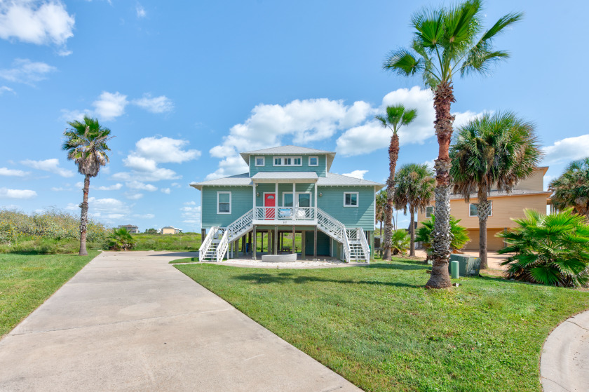 Fabulous beachfront home with ocean - Beach Vacation Rentals in Port Aransas, Texas on Beachhouse.com