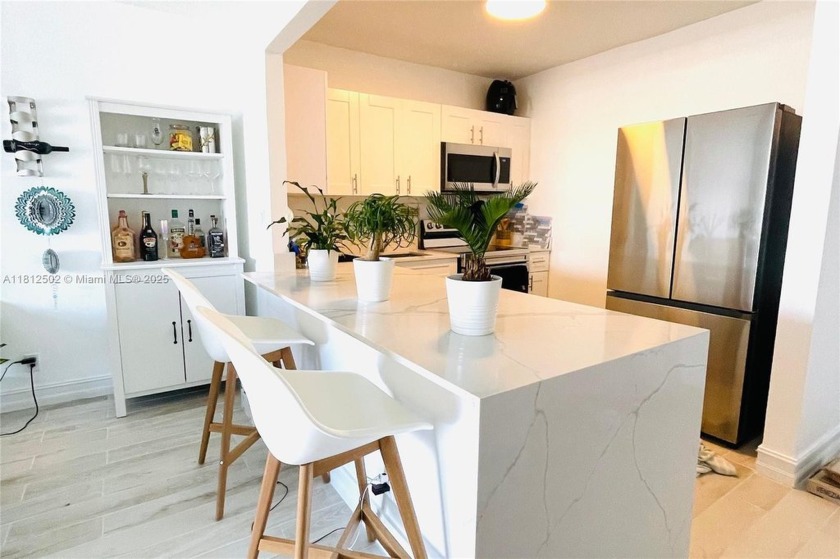 Bright and Well Kept 1/1 condo in North Bay Village. Some recent - Beach Condo for sale in North Bay Village, Florida on Beachhouse.com