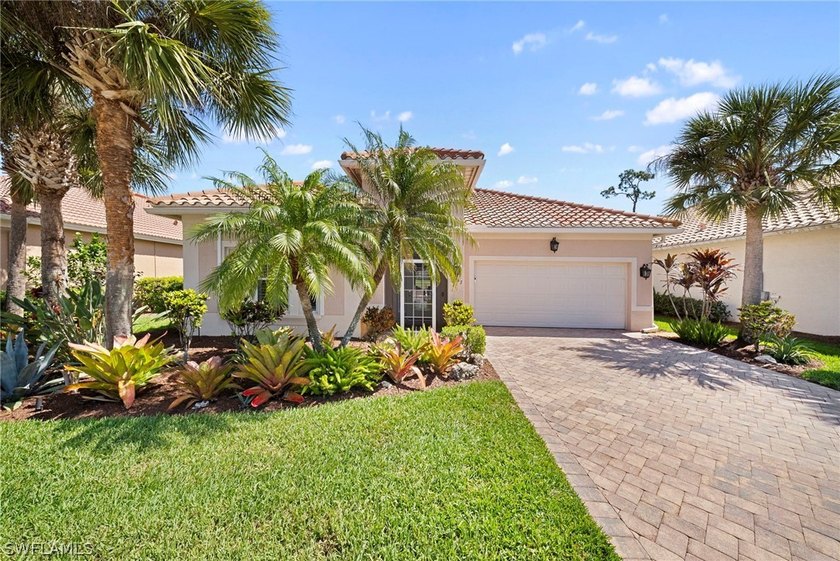 Experience the Florida lifestyle in this stunning 2 bedroom plus - Beach Home for sale in Fort Myers, Florida on Beachhouse.com