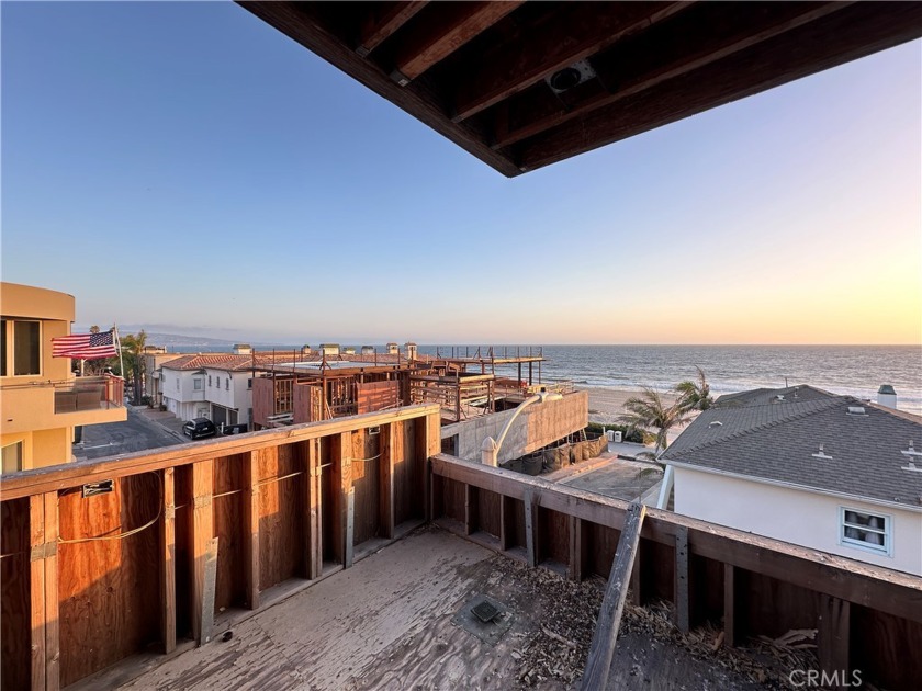 Exceptional opportunity for developers + owner/users alike! This - Beach Home for sale in Manhattan Beach, California on Beachhouse.com