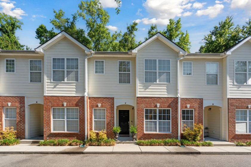 Don't miss this well-maintained two-bedroom, two-and-a-half bath - Beach Home for sale in Charleston, South Carolina on Beachhouse.com