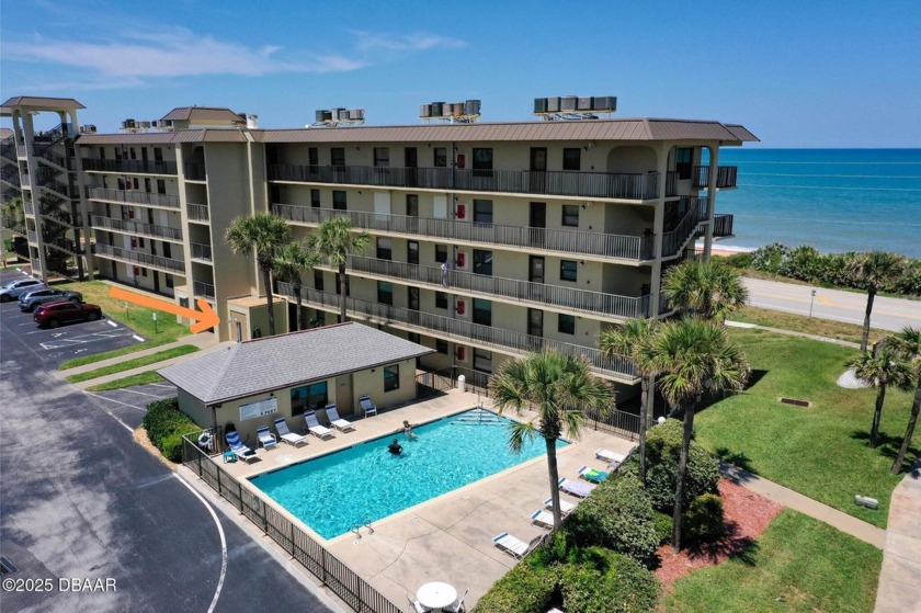 One of the few 3-bedroom units in beachside Ormond that offers a - Beach Condo for sale in Ormond Beach, Florida on Beachhouse.com