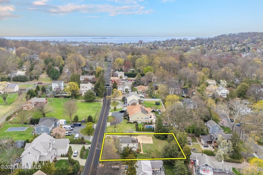 OPPORTUNITY KNOCKS! Ideally located in the highly sought after - Beach Home for sale in Rumson, New Jersey on Beachhouse.com