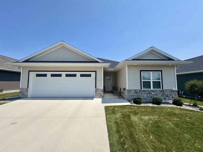 Nearly new construction, just minutes from Lake Michigan and - Beach Home for sale in Manitowoc, Wisconsin on Beachhouse.com