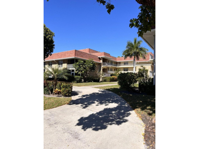 Newly renovated 2BR/2BA condo in a desirable 55+ community - Beach Condo for sale in Palm Beach Gardens, Florida on Beachhouse.com