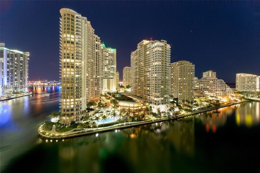 Stunning 2BR/2.5BA Condo with Breathtaking Views in Brickell Key
 - Beach Condo for sale in Miami, Florida on Beachhouse.com