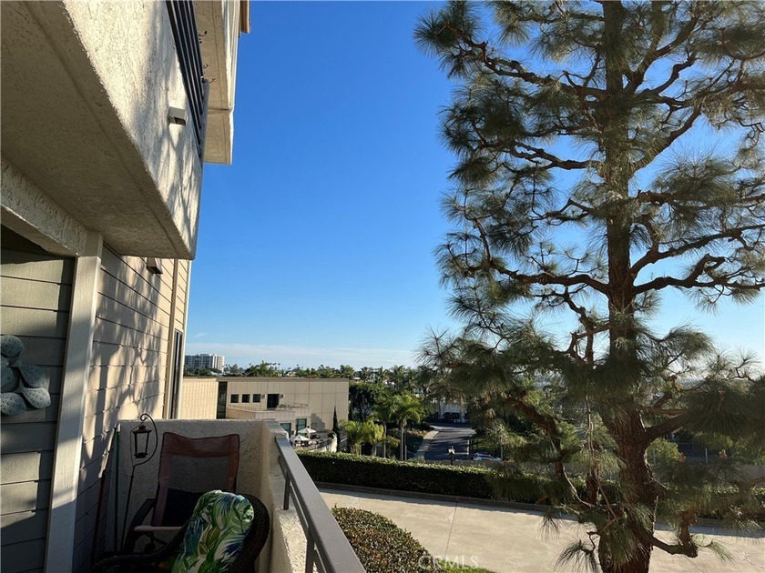OCEAN VIEW, BEAUTIFUL ONE BEDROOM WITH LARGE PATIO.  LOCATED IN - Beach Condo for sale in Newport Beach, California on Beachhouse.com