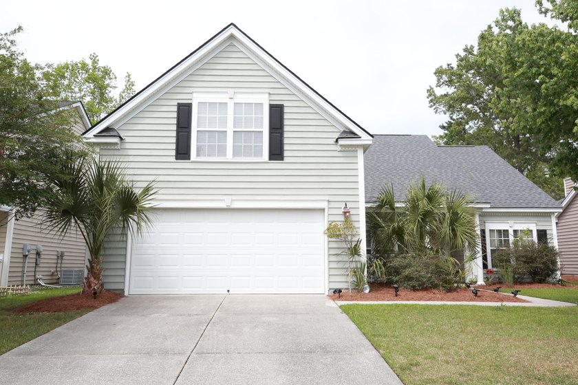 Nicely updated home in well desired area of the Grand Oaks - Beach Home for sale in Charleston, South Carolina on Beachhouse.com