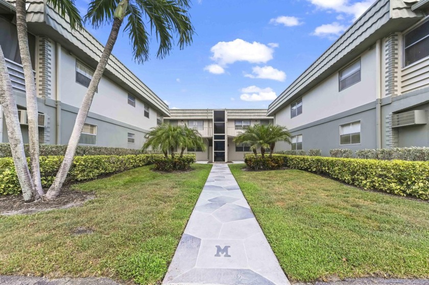 Light and bright corner unit second floor in walking distance to - Beach Condo for sale in Delray Beach, Florida on Beachhouse.com