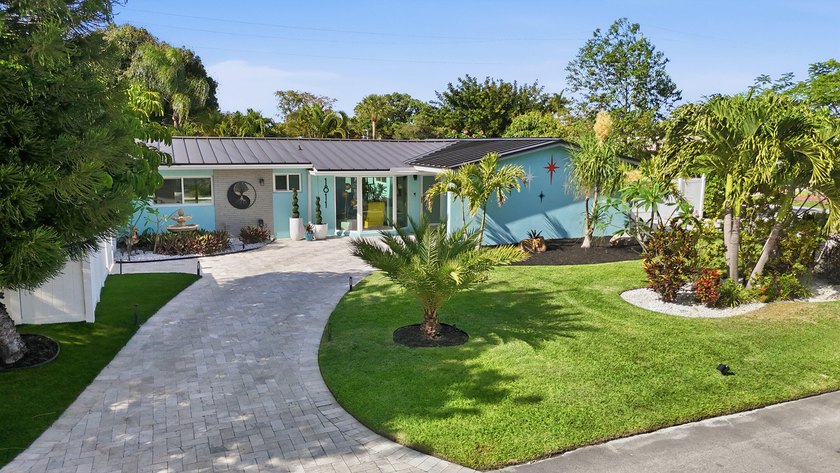 GORGEOUS 3/2 CORNER lot FULLY RENOVATED home. Landscaping w/ low - Beach Home for sale in Fort Lauderdale, Florida on Beachhouse.com