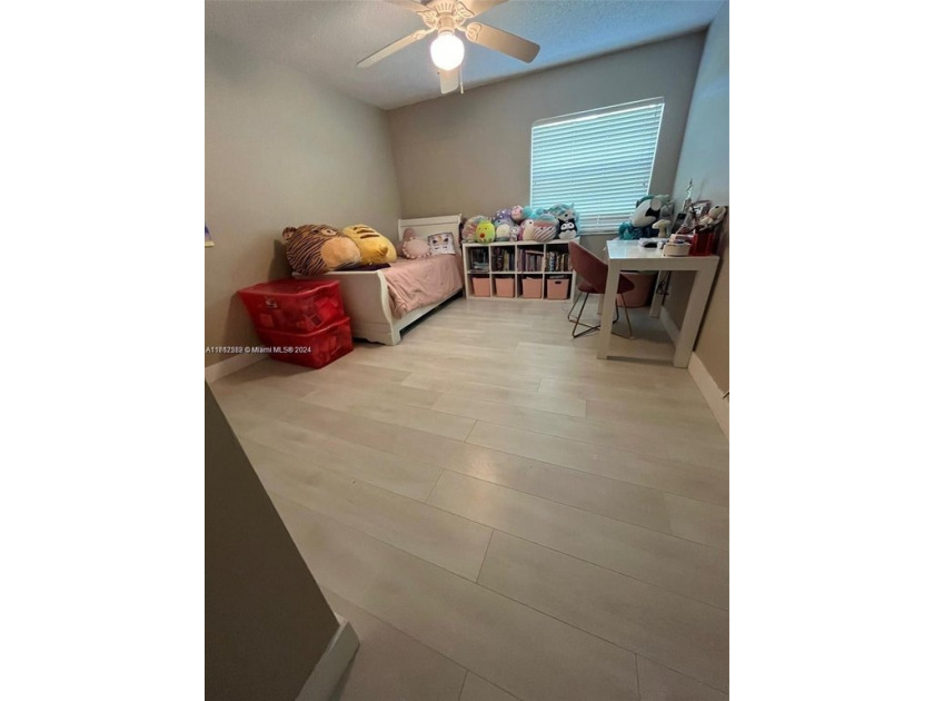 This spacious corner unit condo features 2 bedroom, 2 bath & a - Beach Condo for sale in Tamarac, Florida on Beachhouse.com