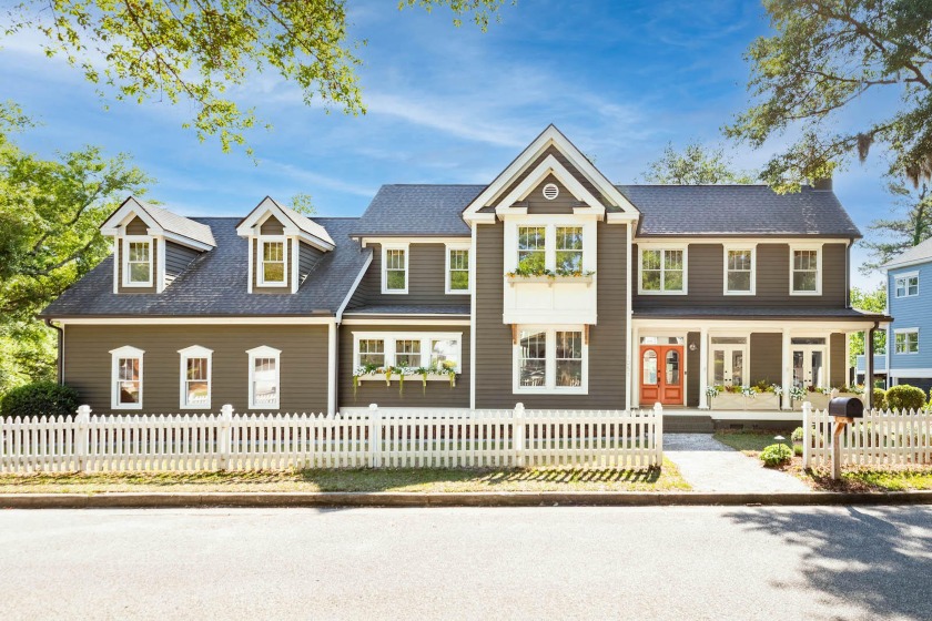 Nestled at the end of Wharf Indigo Place, this sprawling - Beach Home for sale in Mount Pleasant, South Carolina on Beachhouse.com