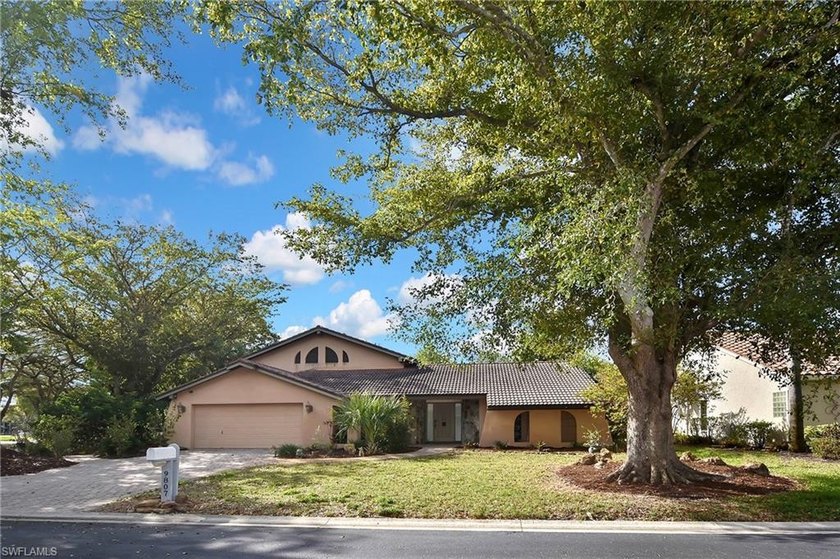 Welcome to Caloosa Yacht & Racquet Club-one of Fort Myers' most - Beach Home for sale in Fort Myers, Florida on Beachhouse.com