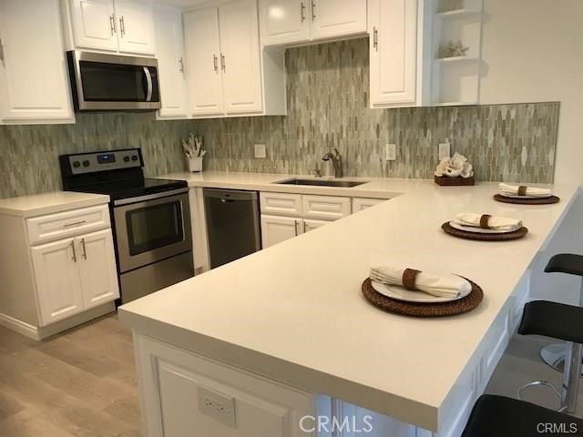 BEAUTIFUL THIRD FLOOR PENTHOUSE CORNER UNIT. LOCATED IN - Beach Condo for sale in Newport Beach, California on Beachhouse.com