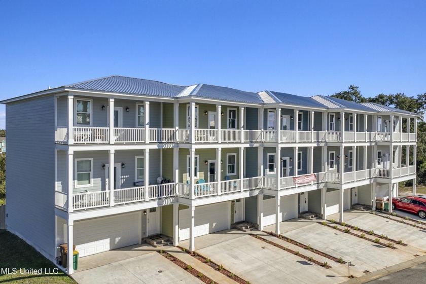 This single family townhouse is located in the beautiful - Beach Townhome/Townhouse for sale in Long Beach, Mississippi on Beachhouse.com