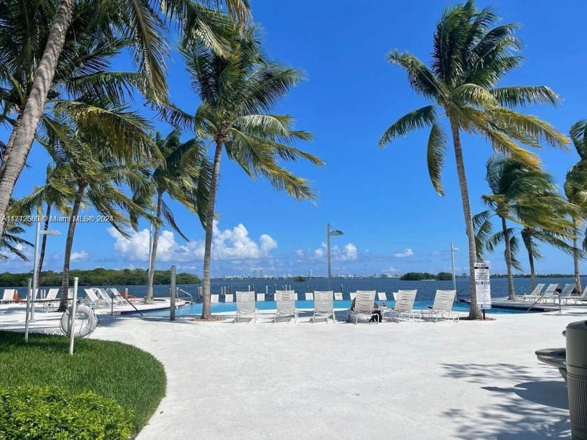 Beautiful 1 bedroom unit with a large balcony, spacious bedroom - Beach Condo for sale in Miami, Florida on Beachhouse.com