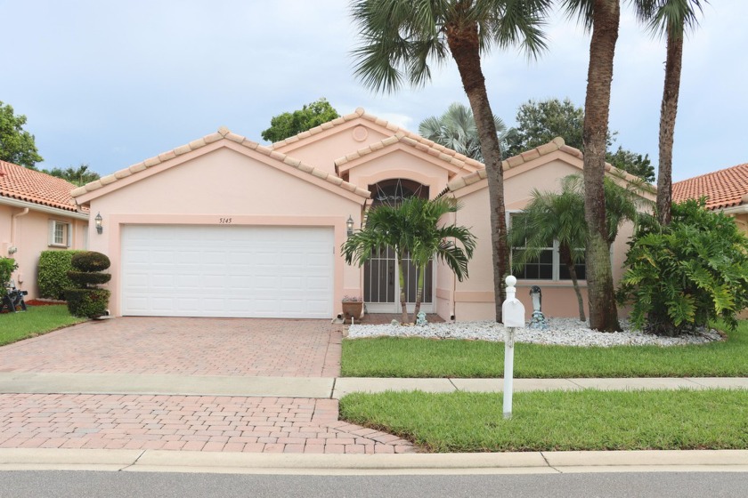 Welcome to this stunning, 3-bedroom, 2-bathroom single-family - Beach Home for sale in Boynton Beach, Florida on Beachhouse.com